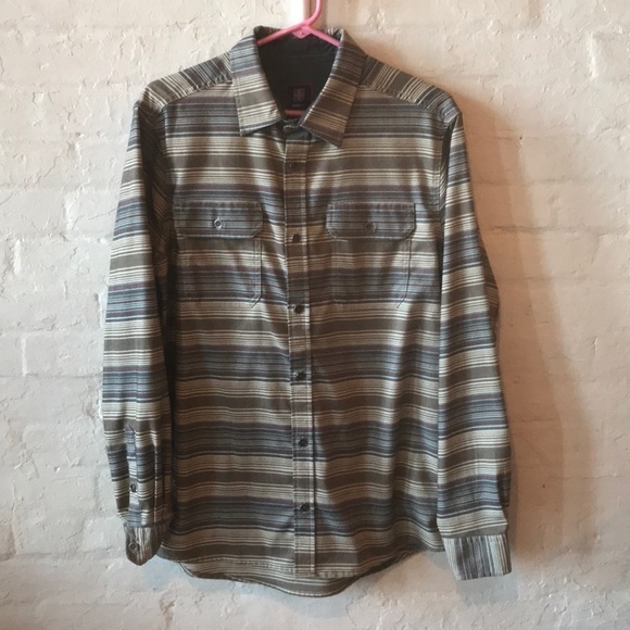 Swiss Tech Other - SWISS TECH Medium Long Sleeve Button Down.